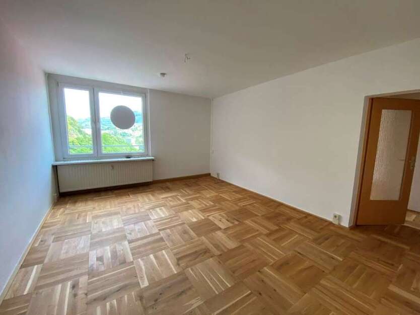 Wohnung zum Mieten in Suhl 359,48 € 54.33 m²