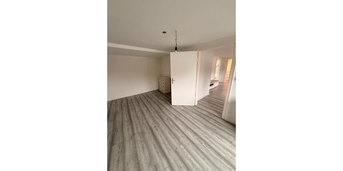 Dachgeschoßwohnung Schwalmstadt - 2 Zimmer, 60 m&sup2;, 450&euro; | Angebot:24750612