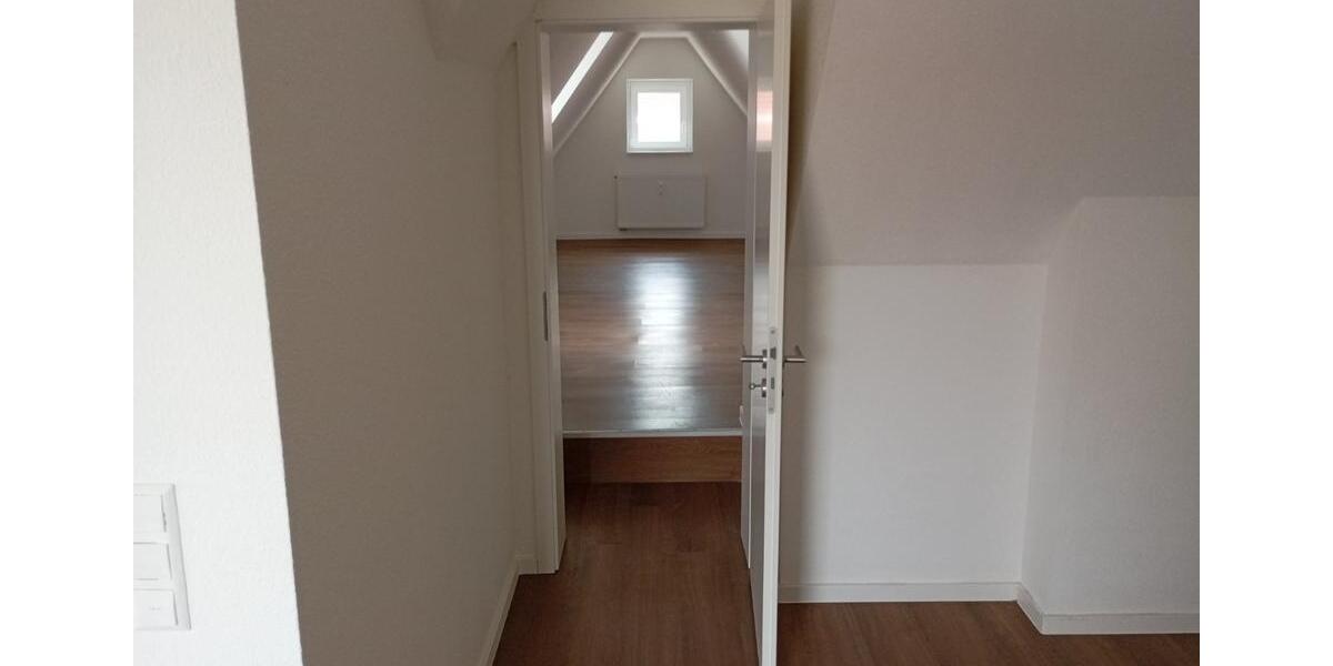 Dachgeschoßwohnung Tuttlingen - 3 Zimmer, 72 m&sup2;, 800&euro; | Angebot:21871380