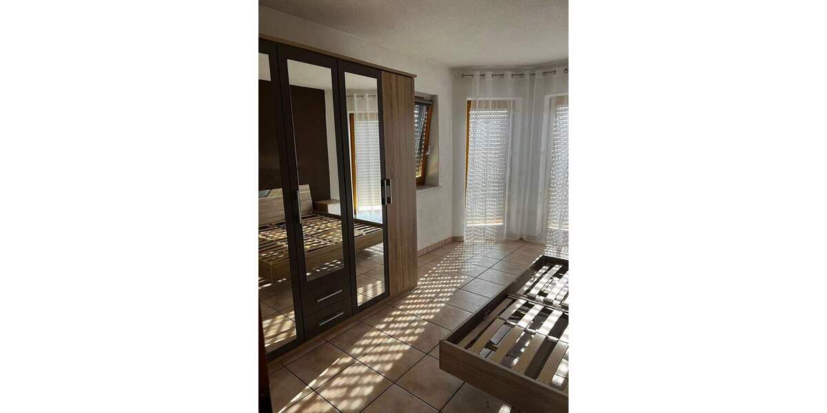 Etagenwohnung Schweinfurt Oberndorf - 2 Zimmer, 75 m&sup2;, 625&euro; | Angebot:26730800