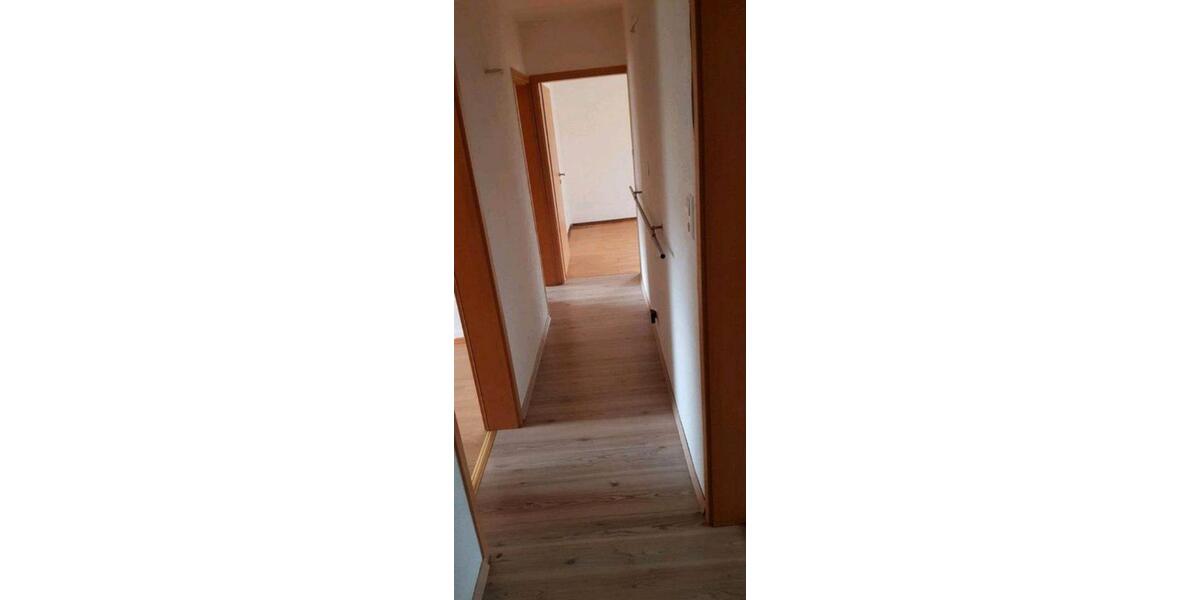 3-Zimmer-Erdgeschosswohnung 75m2 ab sofort Frei 3 zimmer