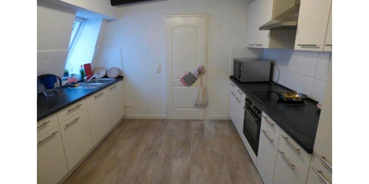 Wohnen auf Zeit Magdeburg - 6 Zimmer, 200 m&sup2;, 210&euro; | Angebot:26312436