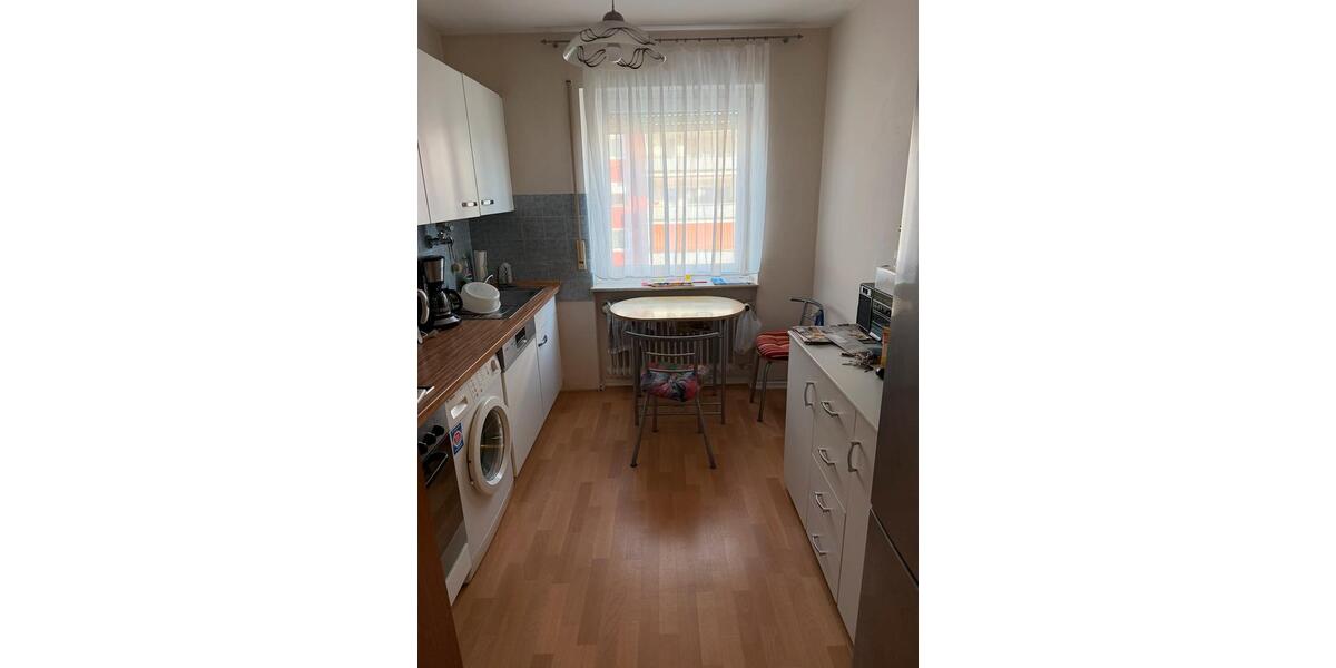 2 Zimmer-Wohnung im 1.OG mit Balkon, Stellplatz und Keller 2 zimmer