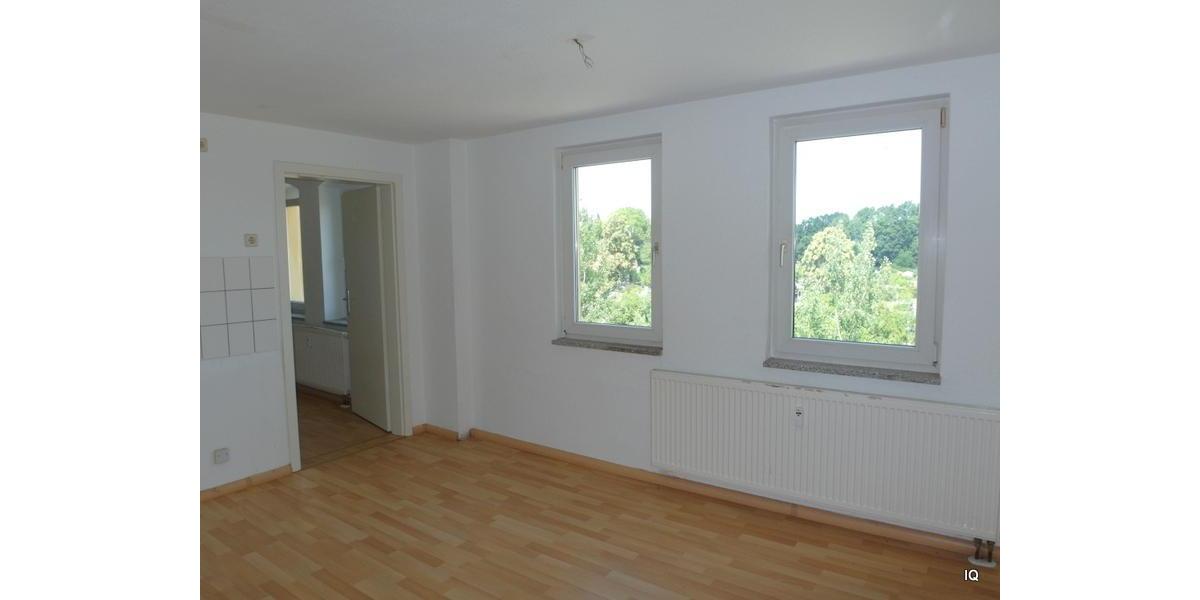 Dachgeschoßwohnung Limbach-Oberfrohna Oberfrohna - 3 Zimmer, 72 m&sup2;, 360&euro; | Angebot:25902838