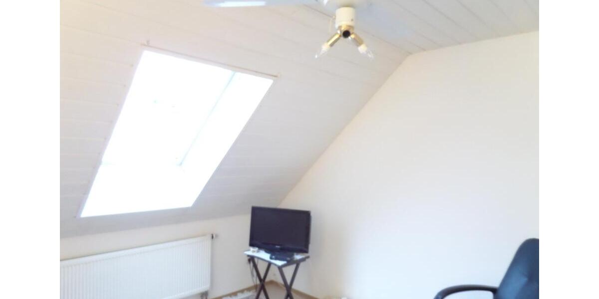 Dachgeschoßwohnung Windischeschenbach - 1 Zimmer, 51 m&sup2;, 390&euro; | Angebot:24750810