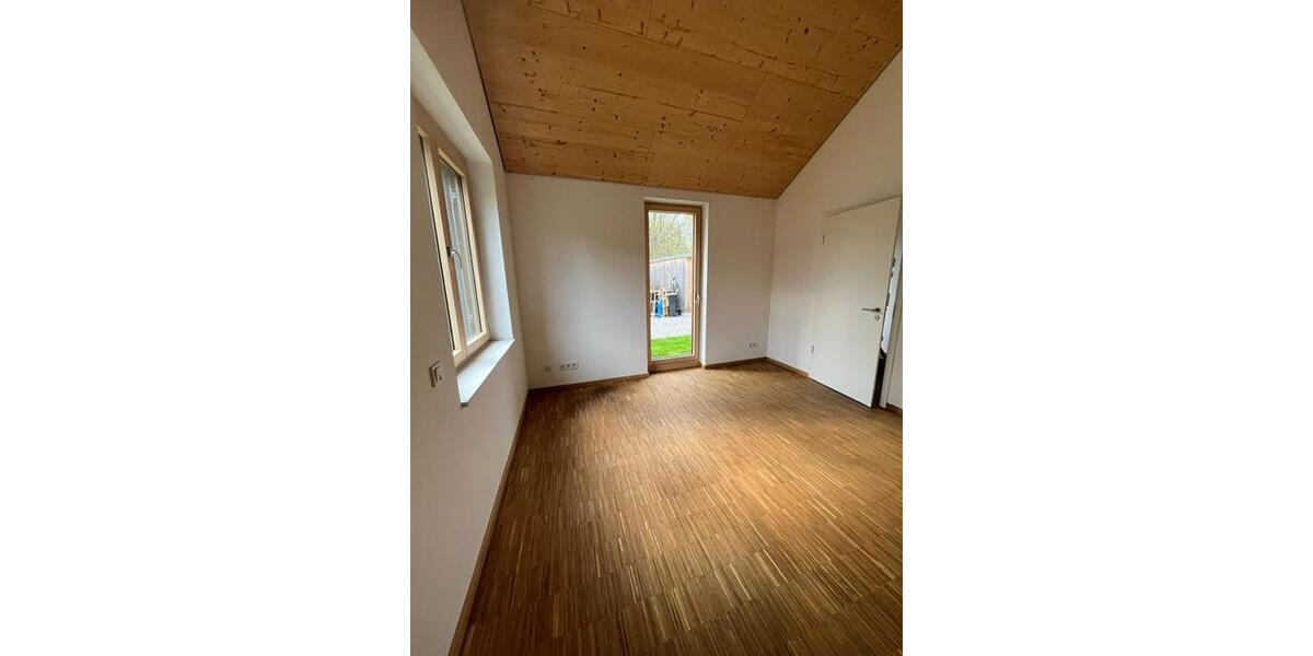 Bungalow Chemnitz Klaffenbach - 5 Zimmer, 150 m&sup2;, 2.050&euro; | Angebot:26677690