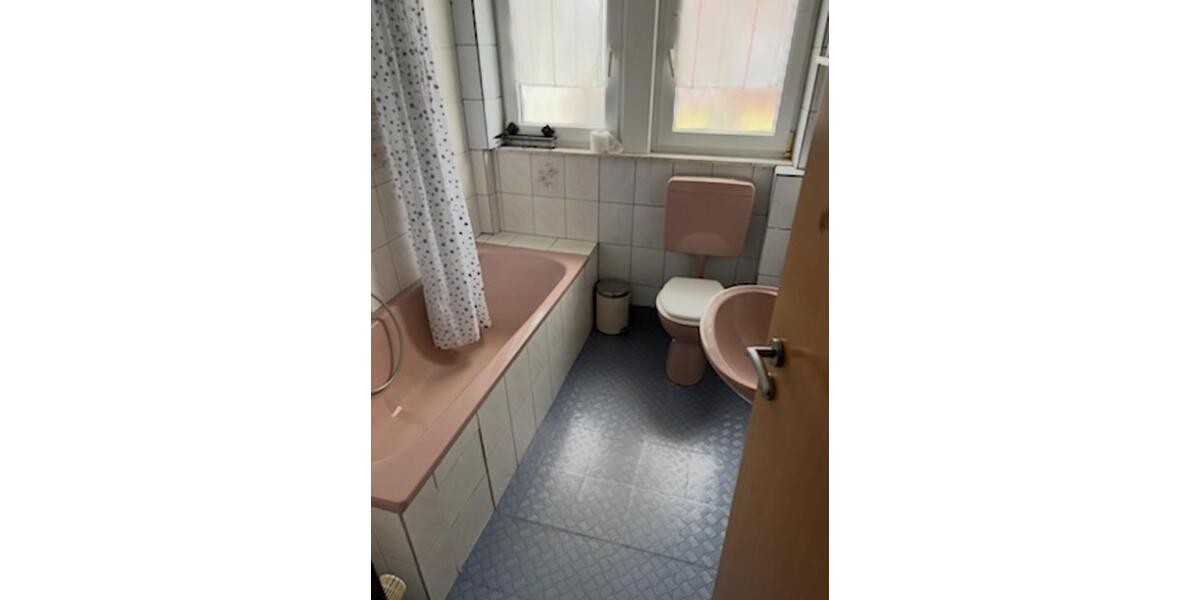Dachgeschoßwohnung Schwäbisch Gmünd - 5 Zimmer, 150 m&sup2;, 1.000&euro; | Angebot:25053814