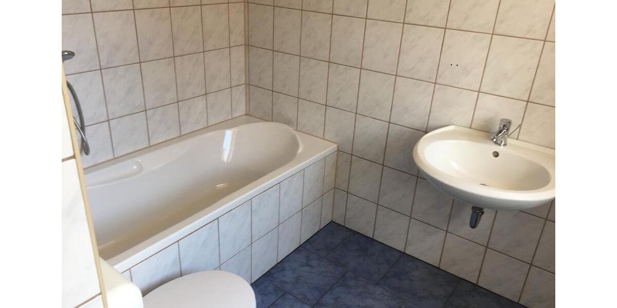 Erdgeschoßwohnung Nebra (Unstrut) - 3 Zimmer, 72 m&sup2;, 400&euro; | Angebot:26701304