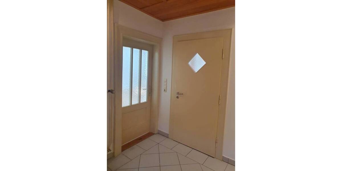 Etagenwohnung Burglengenfeld - 2 Zimmer, 76 m&sup2;, 532&euro; | Angebot:26276084