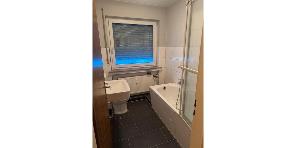 Etagenwohnung Halle - 2 Zimmer, 70 m&sup2;, 780&euro; | Angebot:24630168