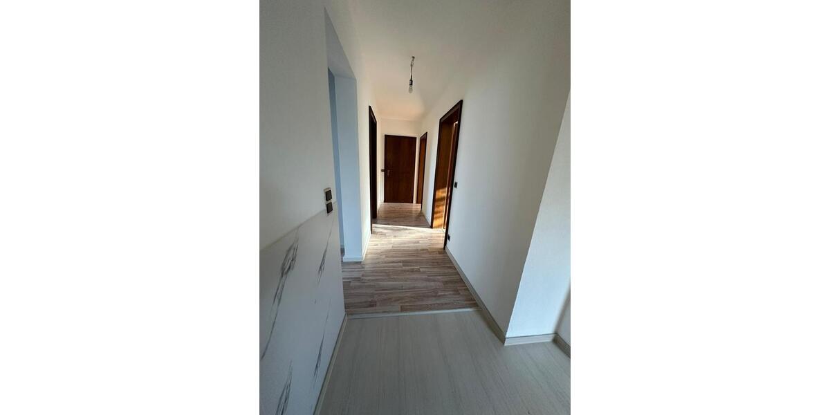 Erdgeschoßwohnung Uhingen - 4 Zimmer, 120 m&sup2;, 1.600&euro; | Angebot:25988250