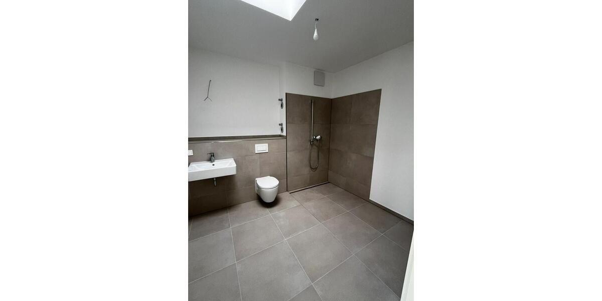Etagenwohnung Frechen - 4 Zimmer, 175 m&sup2;, 2.975&euro; | Angebot:26073829