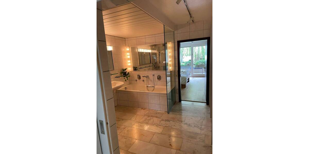 Etagenwohnung Saarbrücken St Johann - 4 Zimmer, 141 m&sup2;, 1.550&euro; | Angebot:25701499