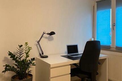 Möbliertes Zimmer