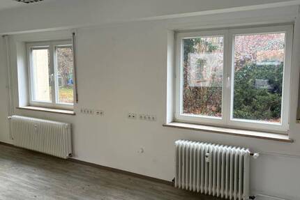 Gewerbeobjekt Schwabach - 2 Zimmer, 30 m&sup2;, 360&euro; | Angebot:25996366