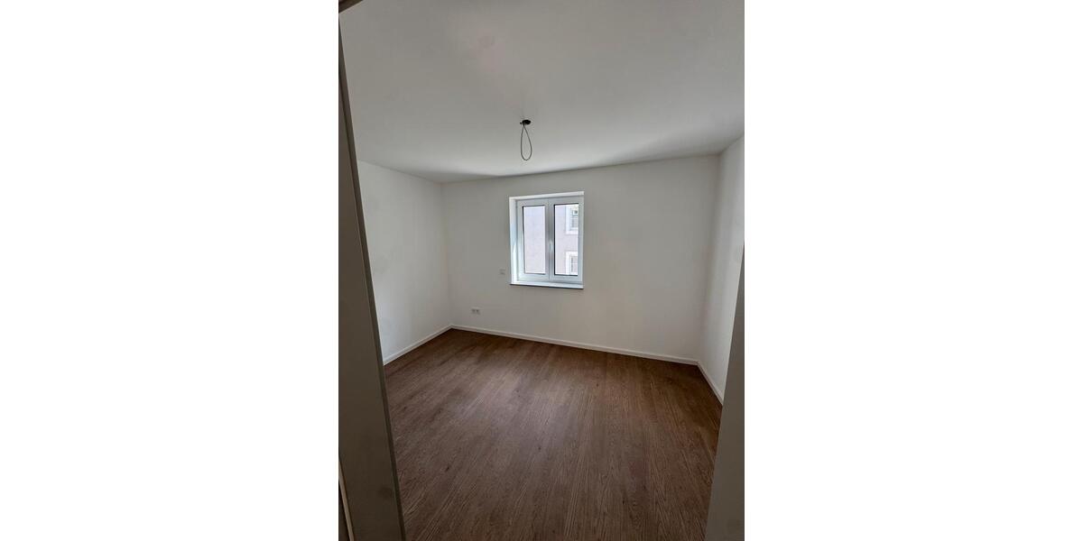 Etagenwohnung Arnstorf - 4 Zimmer, 89 m&sup2;, 1.260&euro; | Angebot:26638660