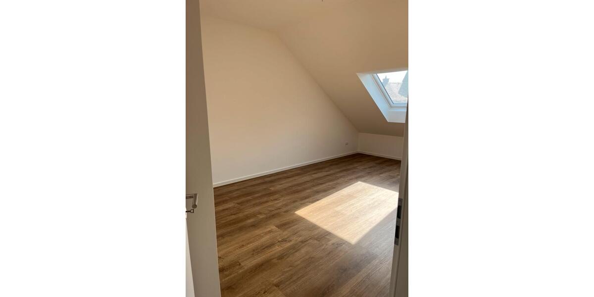 Dachgeschoßwohnung Rheinböllen - 4 Zimmer, 120 m&sup2;, 1.500&euro; | Angebot:26633092