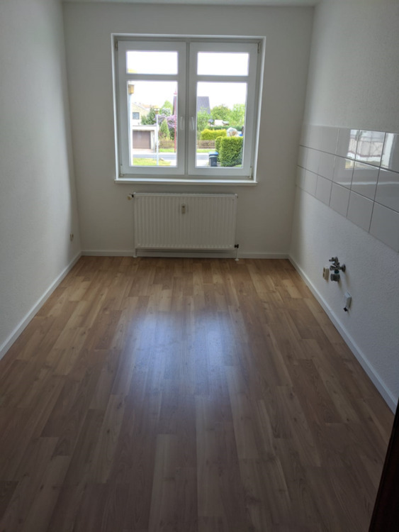 Für Euch neu renoviert- 3 Raumwohnung im Dachgeschoss mit Balkon- ab 01.12.2025 beziehbar zimmer