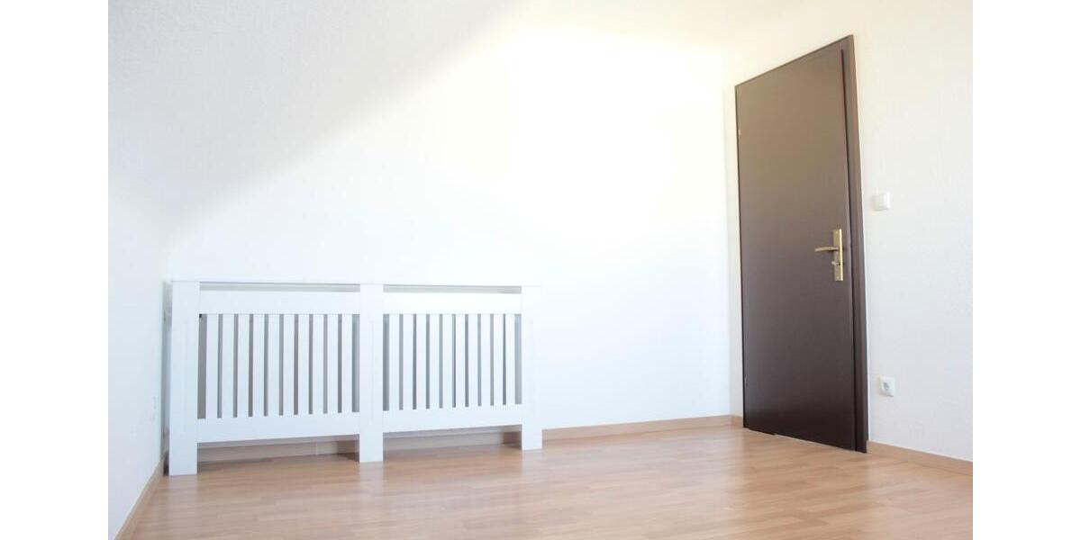 Dachgeschoßwohnung Püttlingen - 3 Zimmer, 106 m&sup2;, 780&euro; | Angebot:26251844