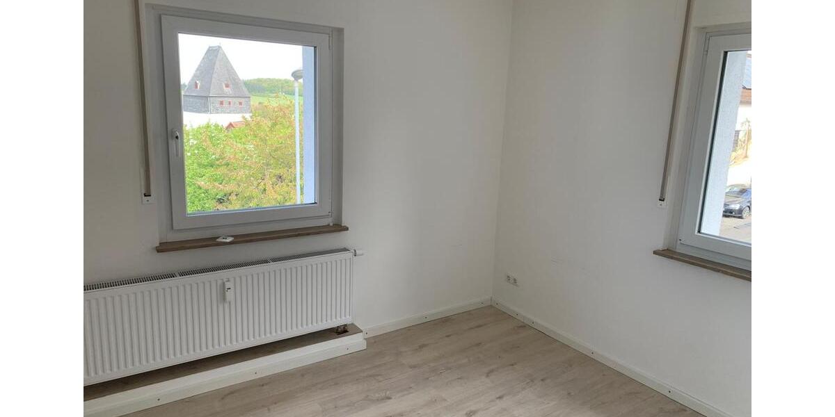 Etagenwohnung Hohenahr - 5 Zimmer, 114 m&sup2;, 825&euro; | Angebot:26543937