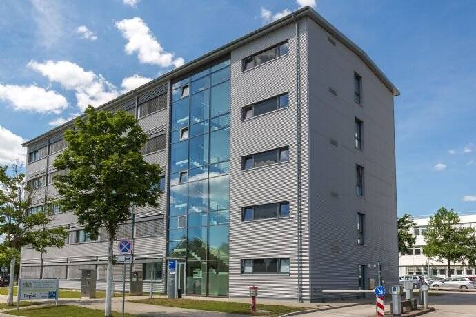 Voll ausgestatteter privater Büroraum für Sie und Ihr Team in Regus Nürnberg Airport