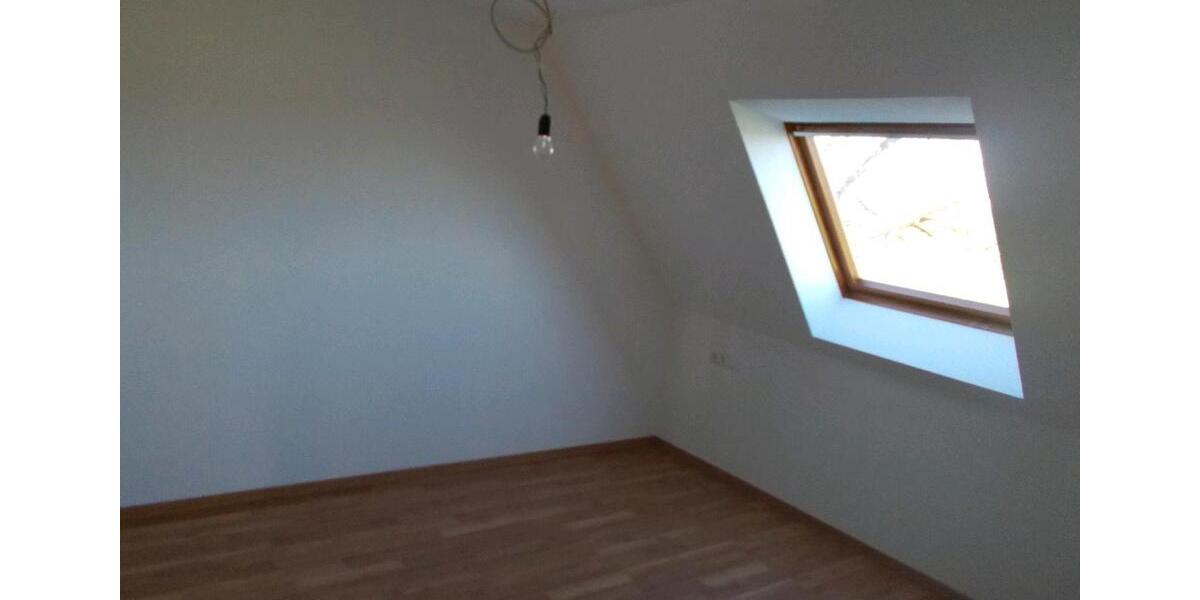 Dachgeschoßwohnung Bad Wurzach - 3 Zimmer, 75 m&sup2;, 700&euro; | Angebot:25852564