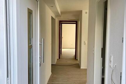 Wohnung Rüsselsheim am Main - 3 Zimmer, 100 m&sup2;, 1.300&euro; | Angebot:26283669