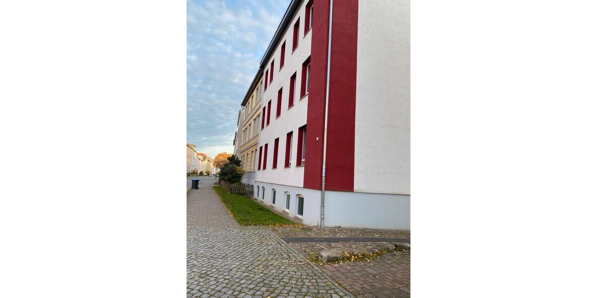 Souterrain-Wohnung 4 Zimmer 108 qm Neubrandenburg Jahnviertel 4 zimmer