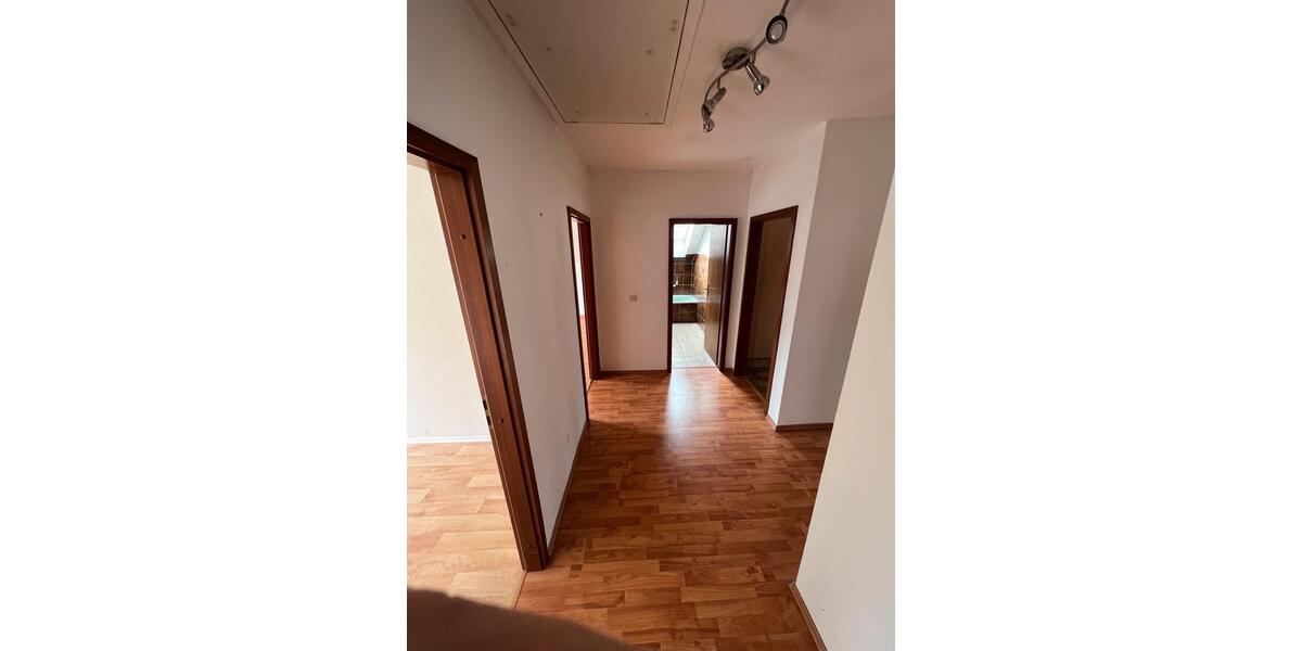 Dachgeschoßwohnung Sterup - 3 Zimmer, 108 m&sup2;, 1.056&euro; | Angebot:25844673