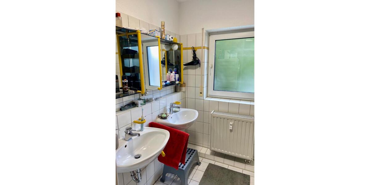 Sonnige 3-Zimmer-Wohnung mit Balkon in Südlage und Enzblick 3 zimmer