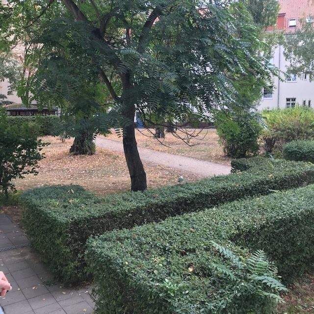 Sonnige 2-Zi-DG-Whg, Bj 2000, auf einem Altbau, 3. OG 2 zimmer