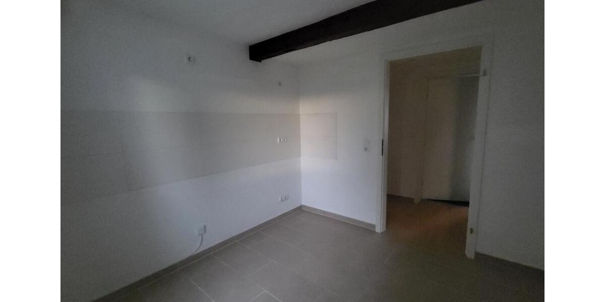 Dachgeschoßwohnung Hecklingen - 4 Zimmer, 80 m&sup2;, 500&euro; | Angebot:24817183