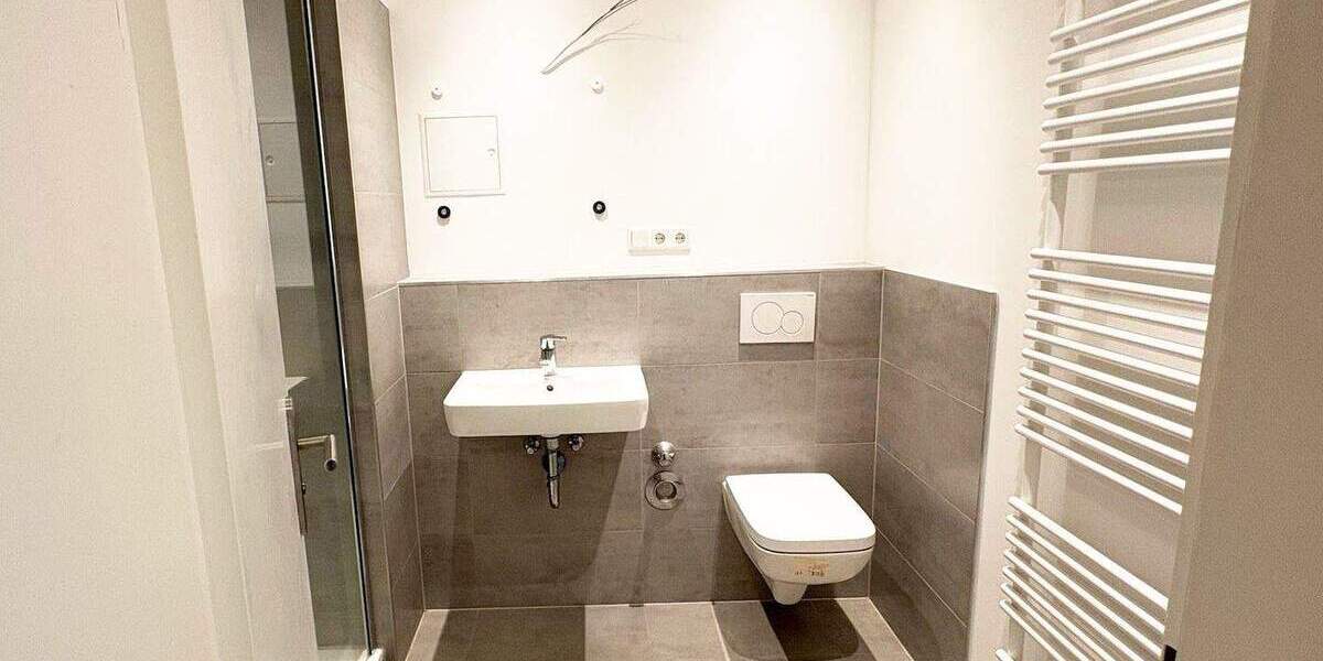 Etagenwohnung Köln Bayenthal - 3 Zimmer, 100 m&sup2;, 1.700&euro; | Angebot:24347977