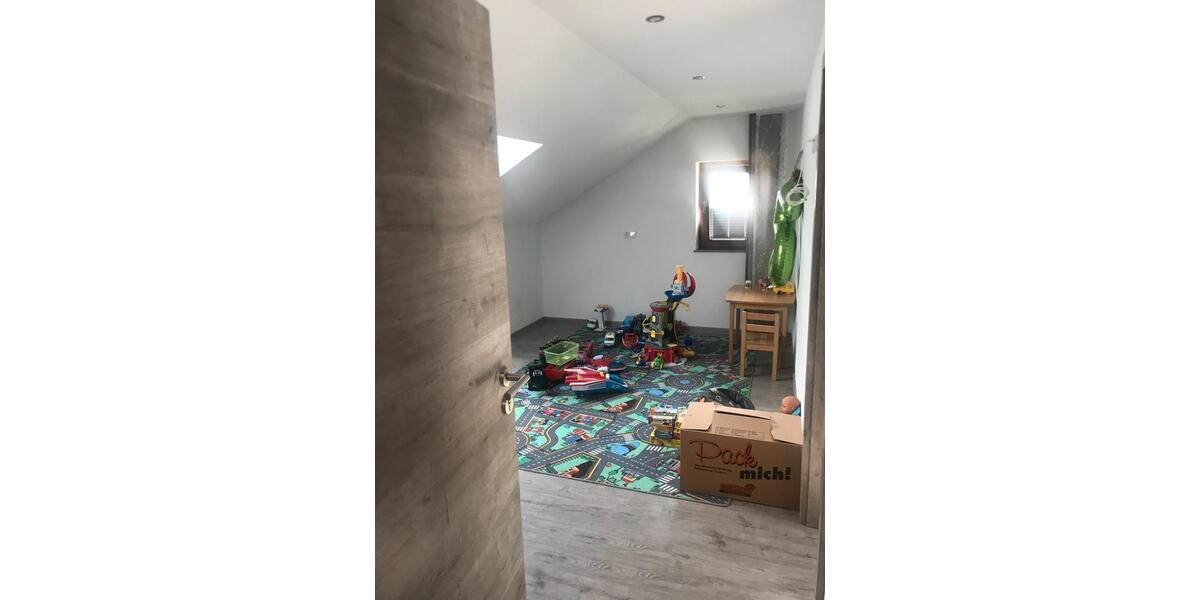Etagenwohnung Osann-Monzel Monzel - 7 Zimmer, 180 m&sup2;, 1.350&euro; | Angebot:25973237