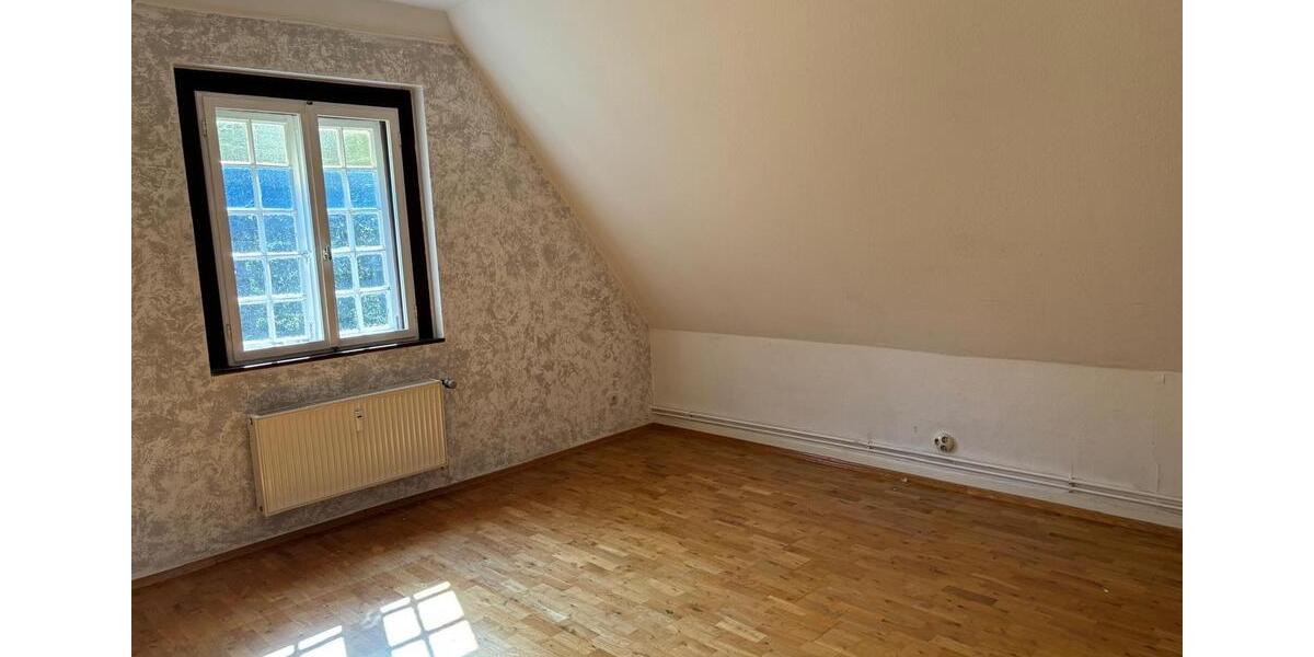 Dachgeschoßwohnung Faßberg - 4 Zimmer, 101 m&sup2;, 800&euro; | Angebot:26547790
