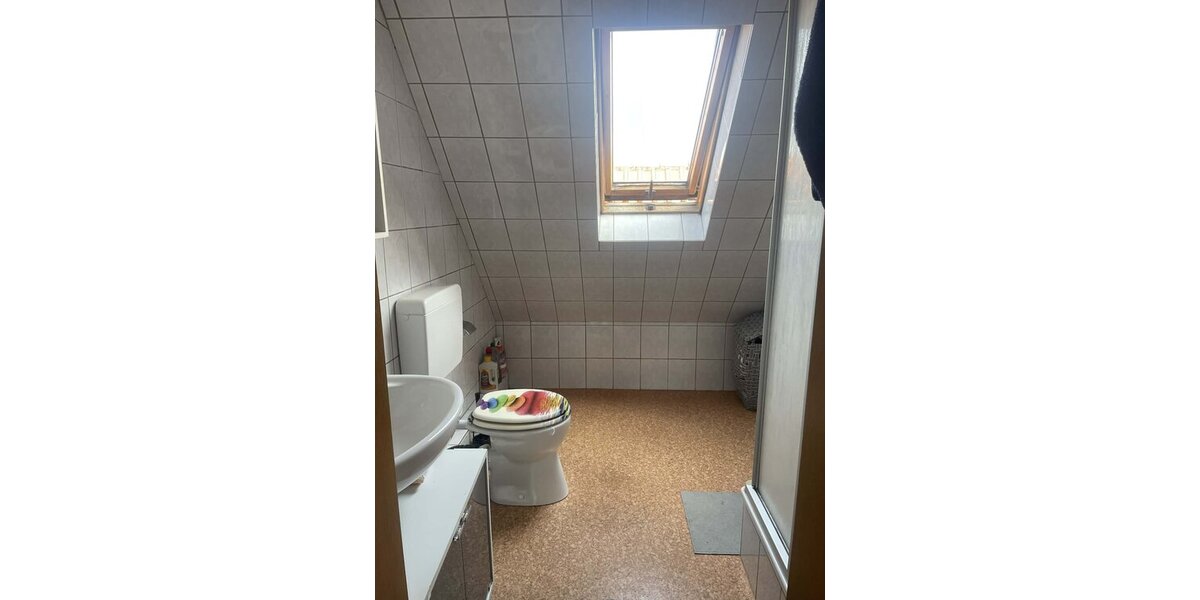 Heringen-Widdershausen, 2 ZKB im DG + Balkon - Dachgeschoßwohnung Heringen (Werra) Widdershausen | Angebot:26179802