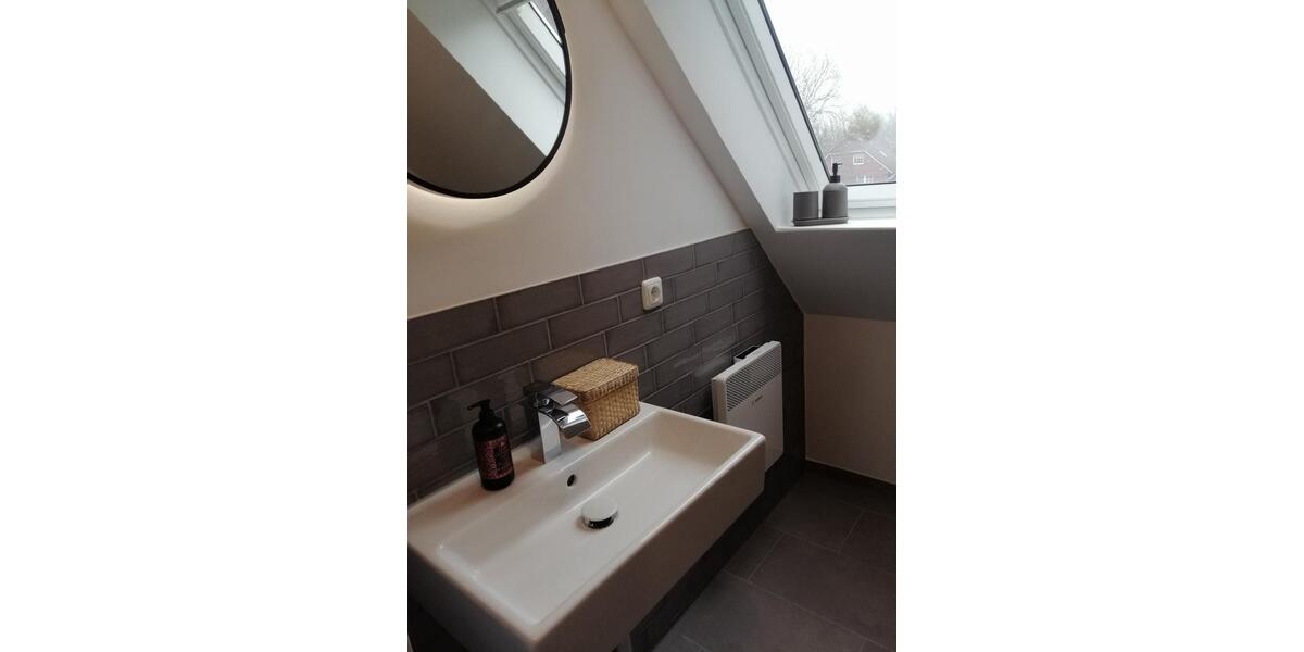 Dachgeschoßwohnung Ihlow - 1 Zimmer, 60 m&sup2;, 650&euro; | Angebot:25719903