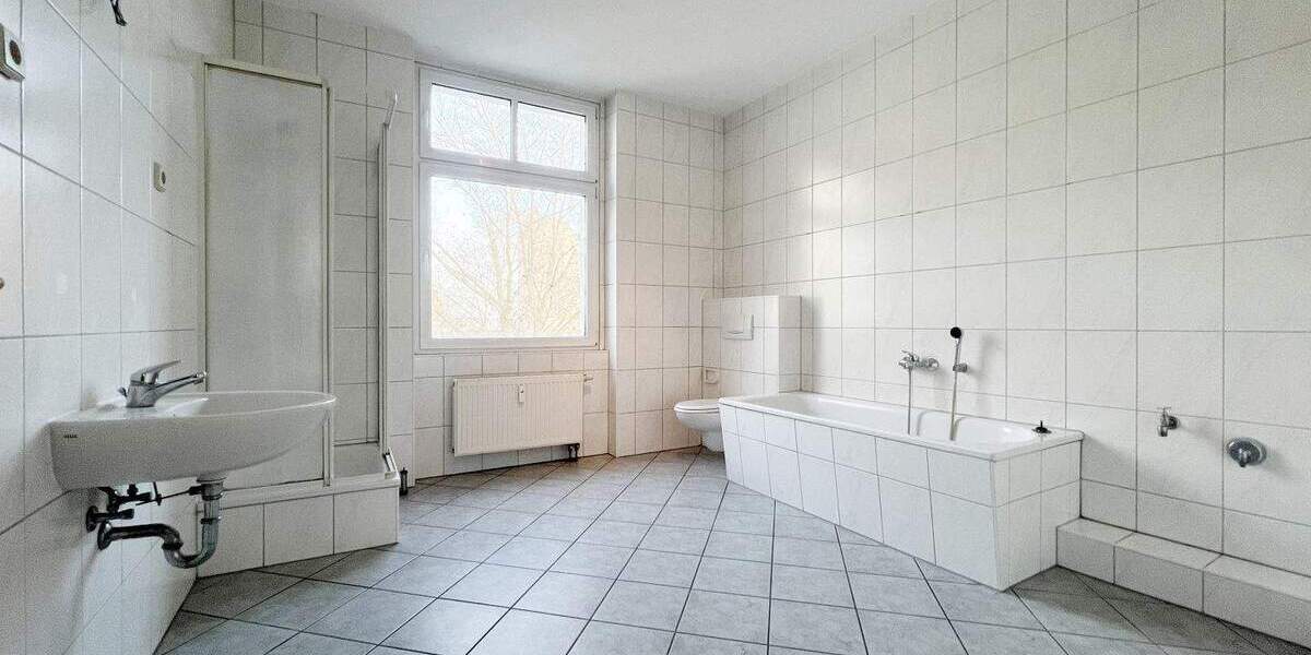 2-Raum-Wohnung mit Einbauküche, Balkon, Dusch- und Wannenbad ab sofort bezugsfertig! 2 zimmer