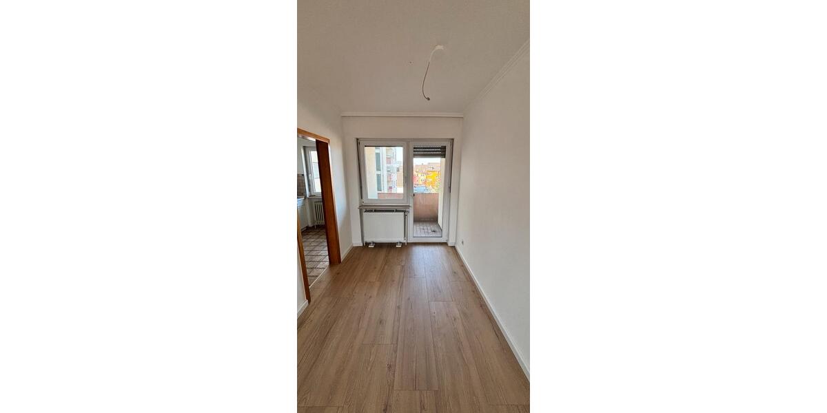 Etagenwohnung Schwalbach - 3 Zimmer, 96 m&sup2;, 860&euro; | Angebot:25883544