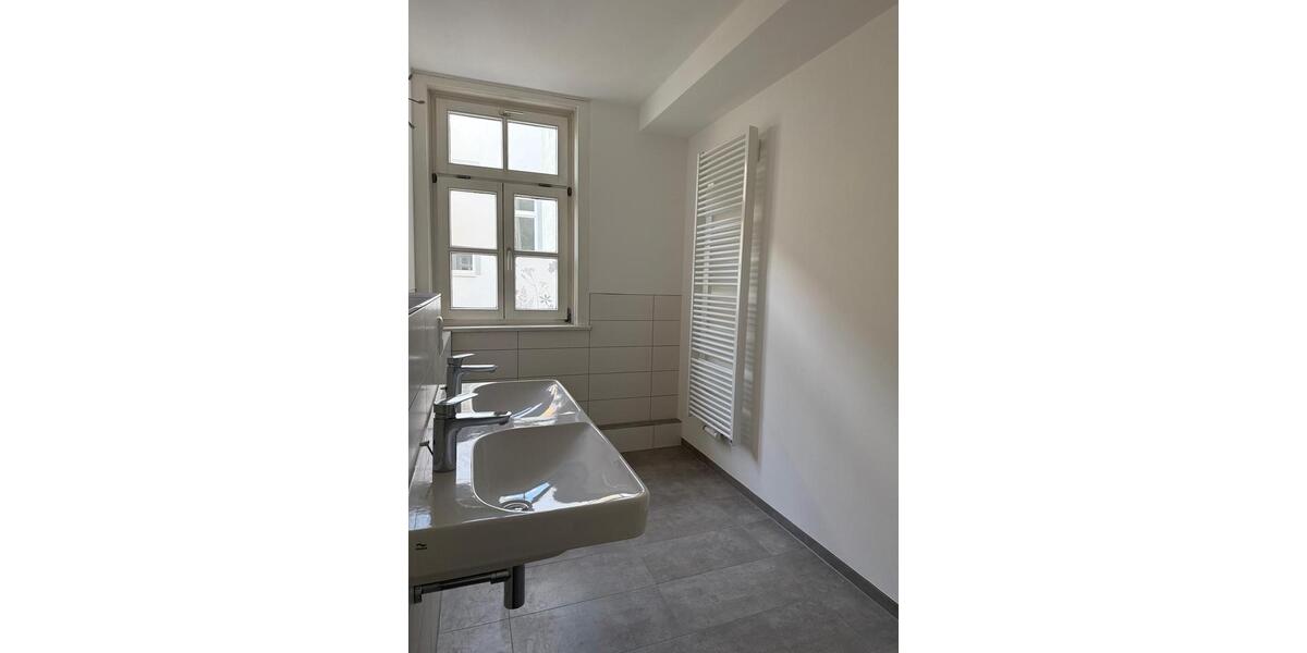 Etagenwohnung Erfurt - 4 Zimmer, 90 m&sup2;, 1.600&euro; | Angebot:26662232