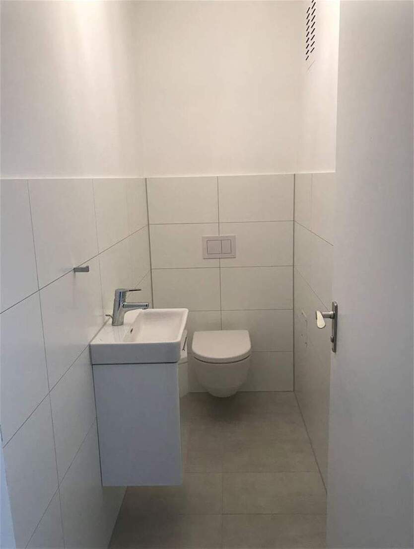 Schwabing ruhige 3,5 Zimmer Wohnung Küche Esszimmer 102m² Loggia, Parkett, komplett renoviert Aufzug 3 zimmer