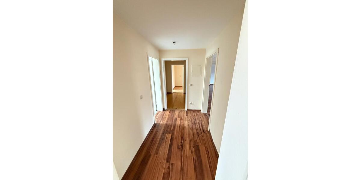 Dachgeschoßwohnung Weißenfels - 4 Zimmer, 111 m&sup2;, 595&euro; | Angebot:26031673