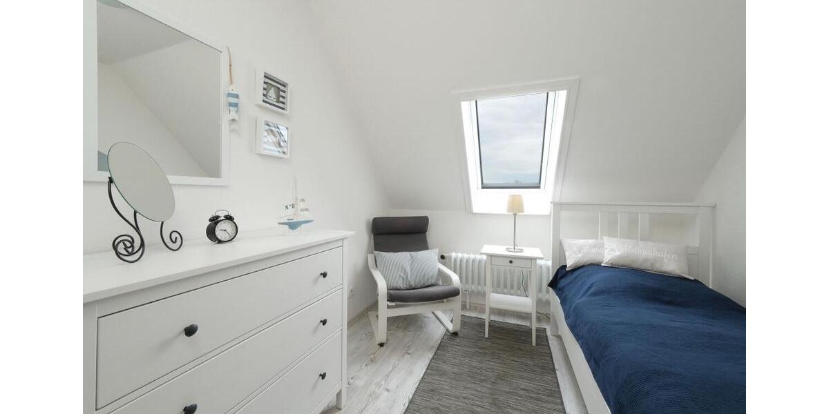 Dachgeschoßwohnung Schülldorf - 3 Zimmer, 75 m&sup2;, 1.200&euro; | Angebot:24862271