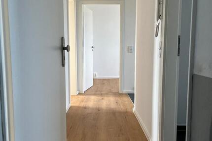 Frisch renovierte 3-Zimmer-Wohnung mit Einbauküche und Balkon 3 zimmer