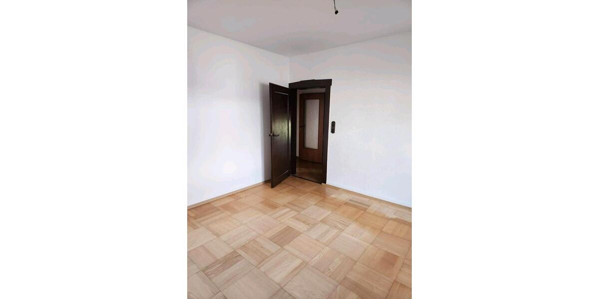Erdgeschoßwohnung Friedberg (Hessen) - 3 Zimmer, 75 m&sup2;, 1.250&euro; | Angebot:26594329
