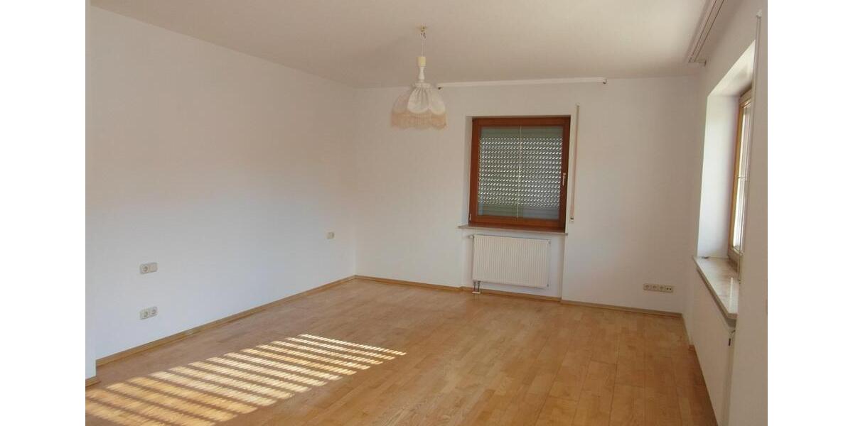 2-Zimmer-Wohnung (1. OG) in Graben mit Balkon und Garage 2 zimmer