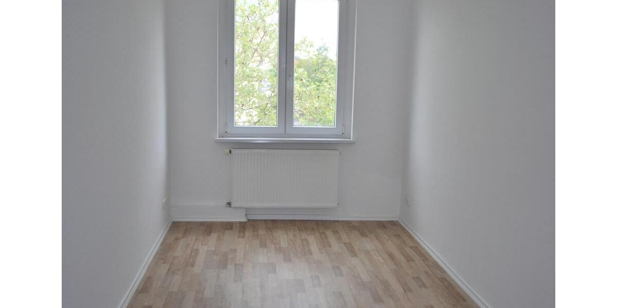 4 Raum Wohnung 2 OG rechts ab sofort frei 4 zimmer