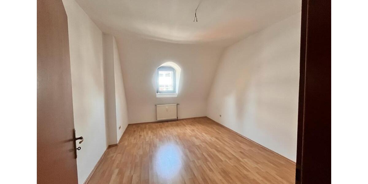 Dachgeschoßwohnung Saarbrücken - 5 Zimmer, 125 m&sup2;, 1.080&euro; | Angebot:24747511