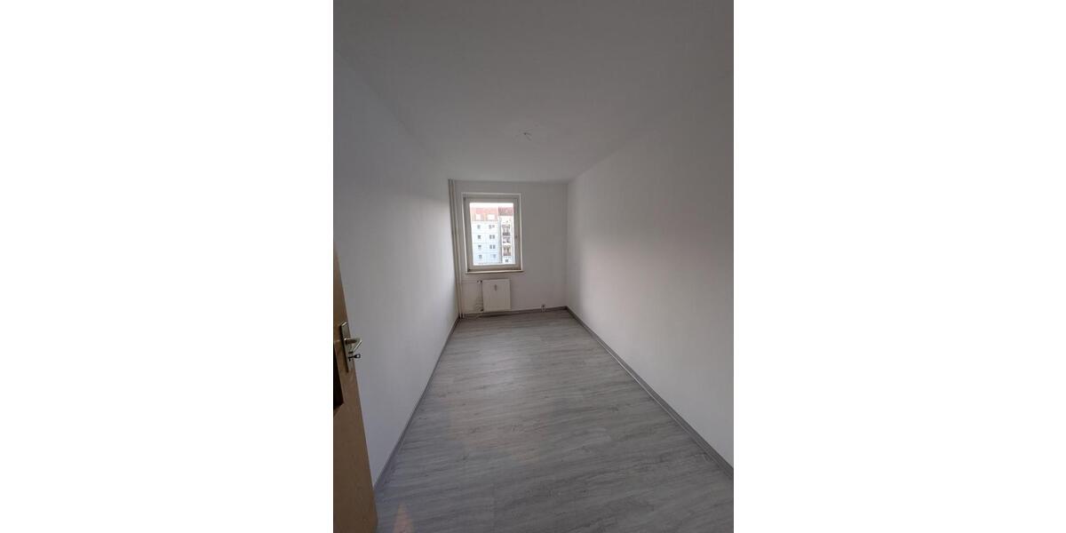 Etagenwohnung Pasewalk - 3 Zimmer, 67 m&sup2;, 600&euro; | Angebot:24875371