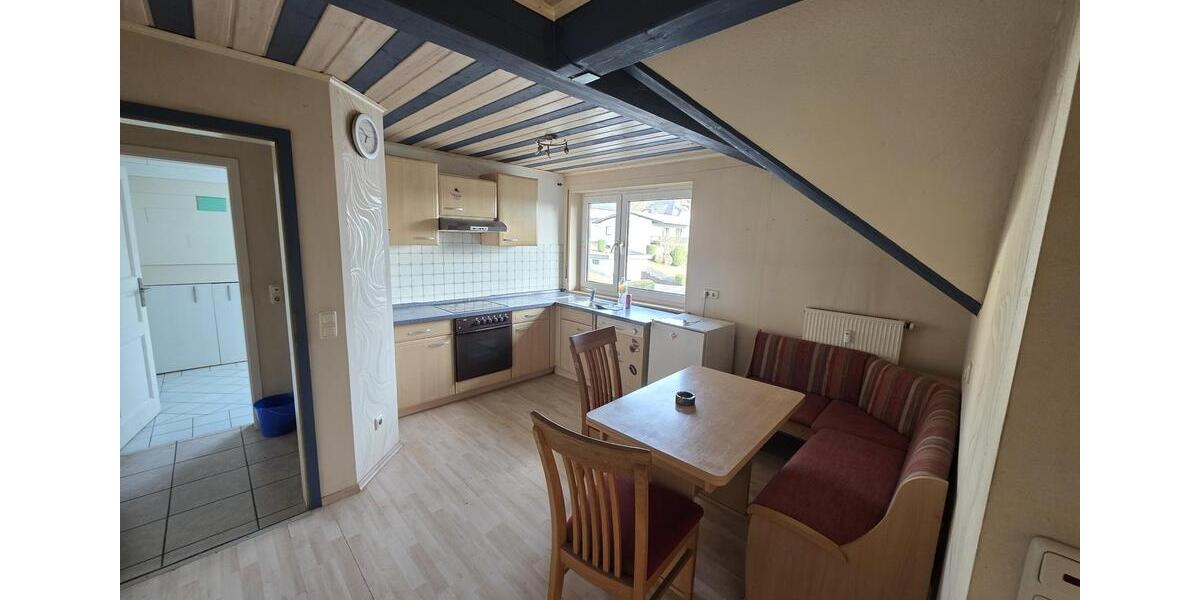 Dachgeschoßwohnung Ötzingen - 3 Zimmer, 92 m&sup2;, 785&euro; | Angebot:25901661